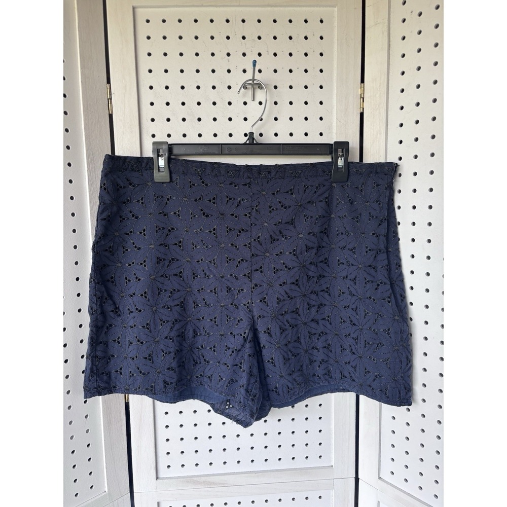 A New Day Women's 16 Eyelet Navy Blue Shorts Side Zip Polyester